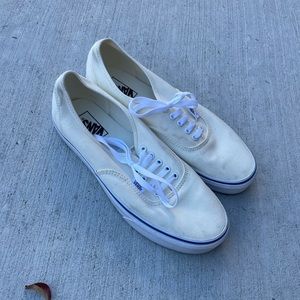 Vans “Authentic” in Off-white